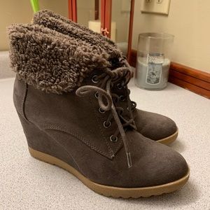 Dana Buchman booties